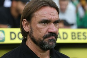 半岛体育官网 -德布劳内爆冷击败RNG，赛况扑朔迷离引爆全场！