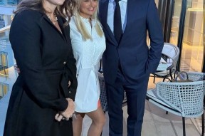 半岛体育APP - 费德勒回归赛场，大胜首场状态亮眼，阿森纳观众沸腾！